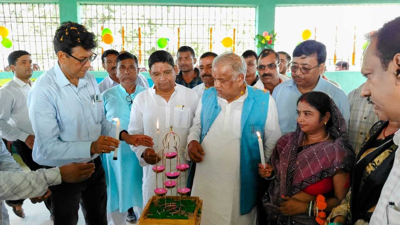 कचरा को जहां -तहां न फेकें, गांव व समाज को रखें स्वच्छ