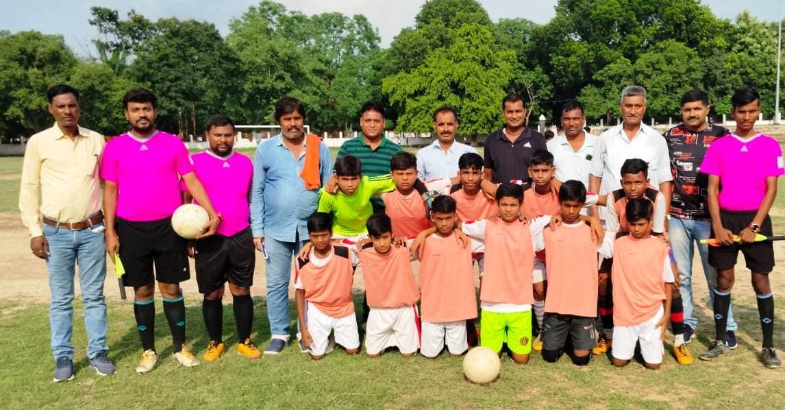 टाउन क्लब ने एकतरफा मुकाबले में नौवागढ़ी को 8-0 से हराया