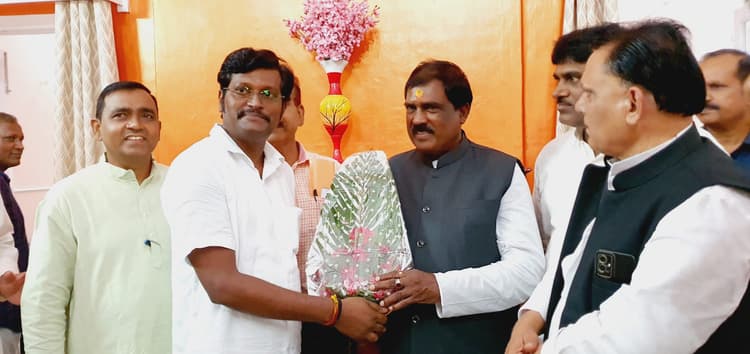 सरकार की कल्याणकारी योजना के लाभ से वंचित नहीं रहे उसके असली हकदार : मंत्री