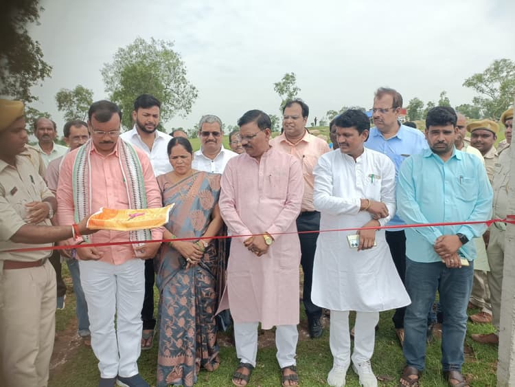 झारो नदी धाम में मनाया गया 75 वां वन महोत्सव