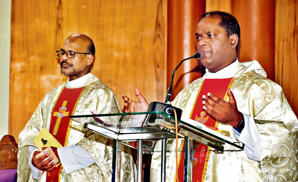 Saint Mary''s Basilica Ranchi : संत जॉन मेरी वियान्नी जीवन बदलने का आग्रह करते हैं : फादर आनंद डेविड
