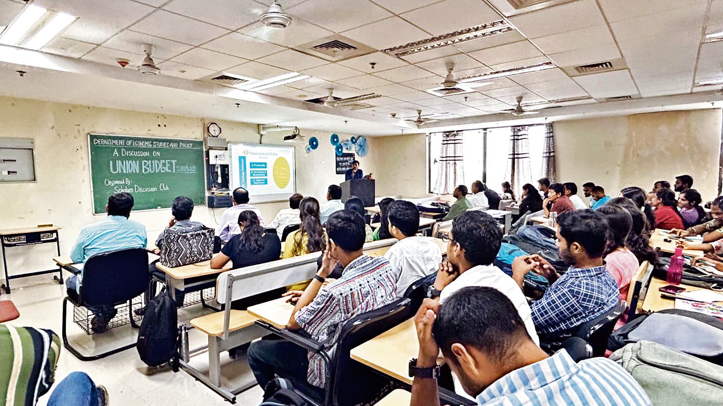 बजट में आमजनों की बेहतरी के लिए शामिल प्रावधानों का किया उल्लेख