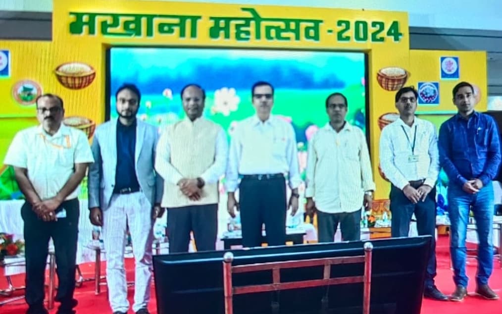 पटना मखाना महोत्सव में सुर्खियों में रही कृषि कालेज की मखाना तकनीक