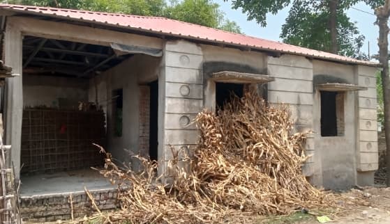 Aanganbadi Centre: अमौर प्रखंड में दस साल से अधर में 81 अधूरे आंगबाड़ी केन्द्र का निर्माण