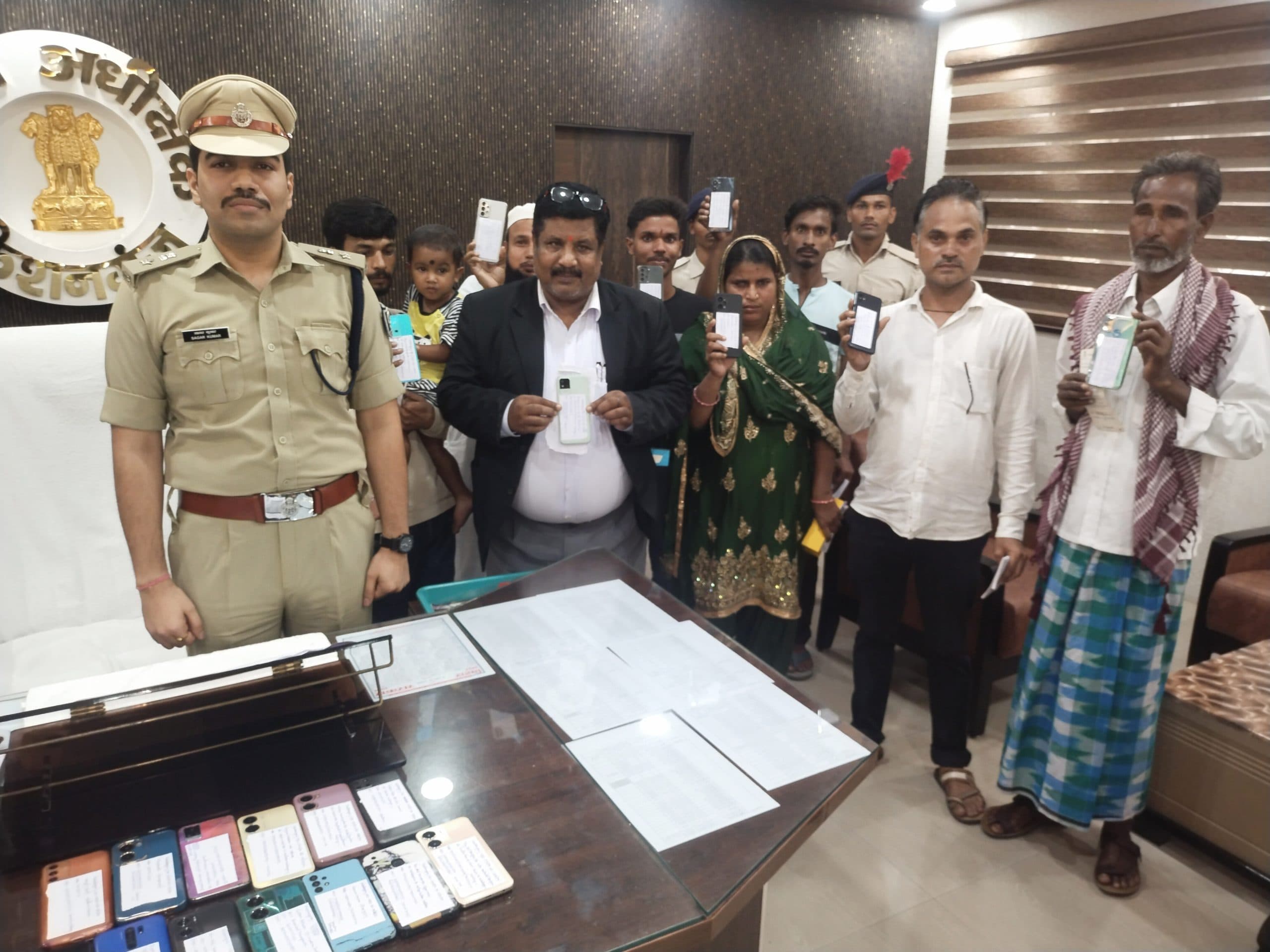 ऑपरेशन मुस्कान से चेहरे पर लौटी खुशी, लोगों ने एसपी को कहा थैंक यू सर