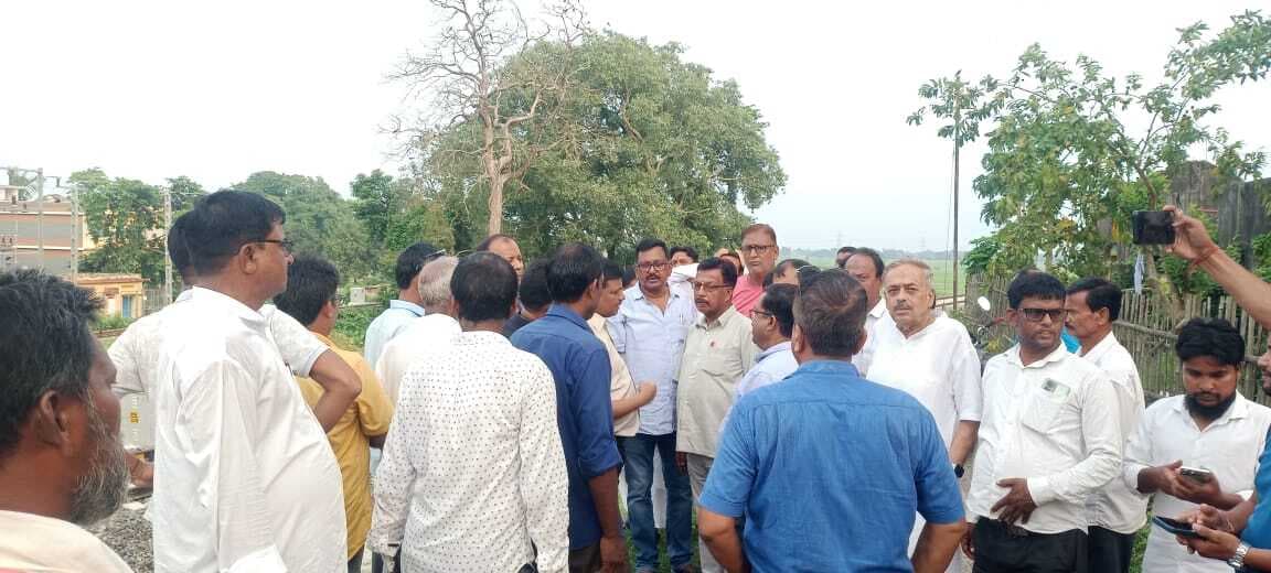 रेल लाइन पर आरओबी बनाने की मांग दीख रही पूरी होती, अभियंताओं ने किया स्थल निरीक्षण