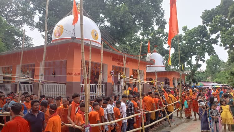 सावन की तीसरी सोमवारी पर शिवालयों में उमड़ी श्रद्धालुओं की भीड़, बड़ी तादाद में भक्तों ने किया जलाभिषेक व पूजा अर्चना