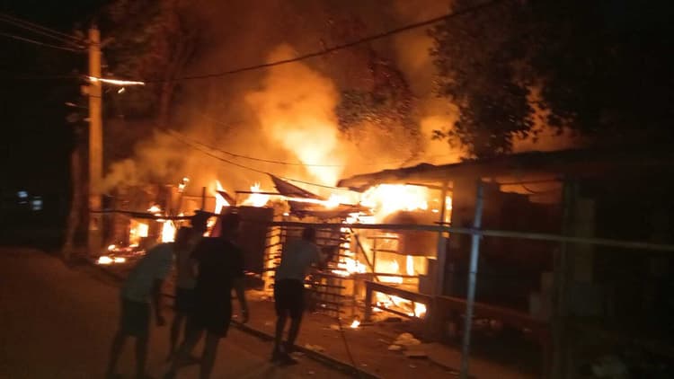 चाय दुकान में लगी आग, गैस सिलिंडर में ब्लास्ट