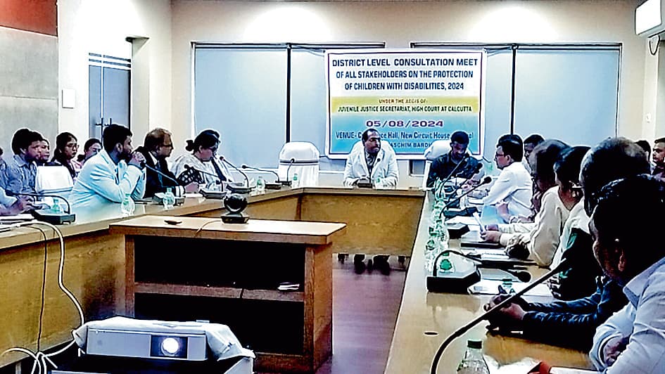 दिव्यांग बच्चों की सुरक्षा पर डीएलएसए सचिव ने की बैठक