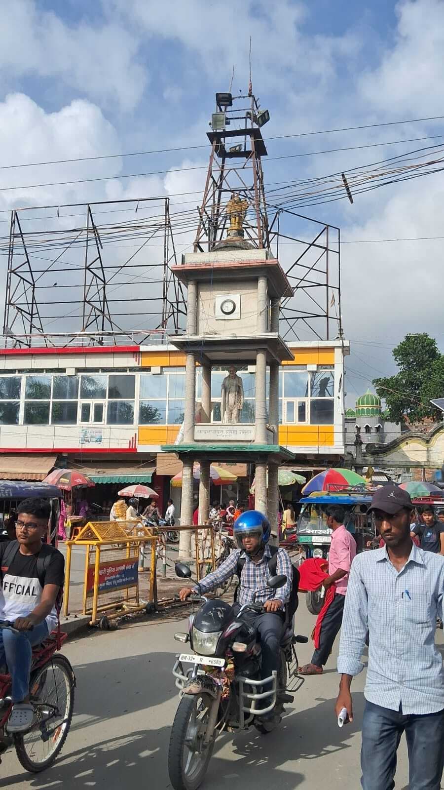 शहर के गांधी चौक टावर पर लगेगी नयी मूर्ति
