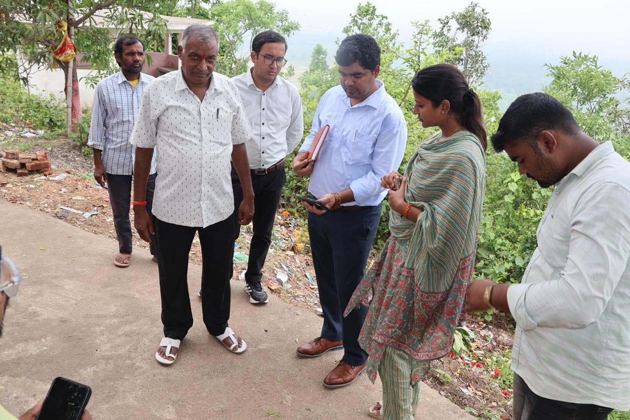 विधायक ने अधिकारियों संग की बैठक, कई मुद्दों पर चर्चा