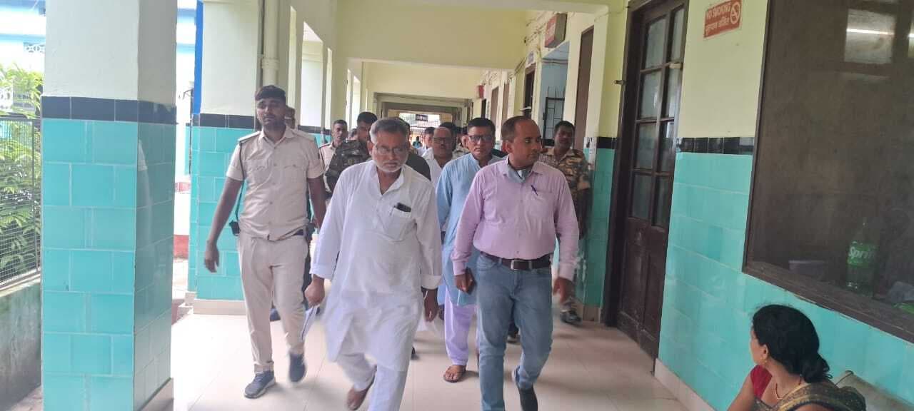 विधानसभा की निवेदन समिति पहुंची सदर अस्पताल