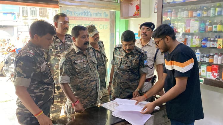 आधा दर्जन से अधिक दवा दुकानों में पुलिस ने ली तलाशी