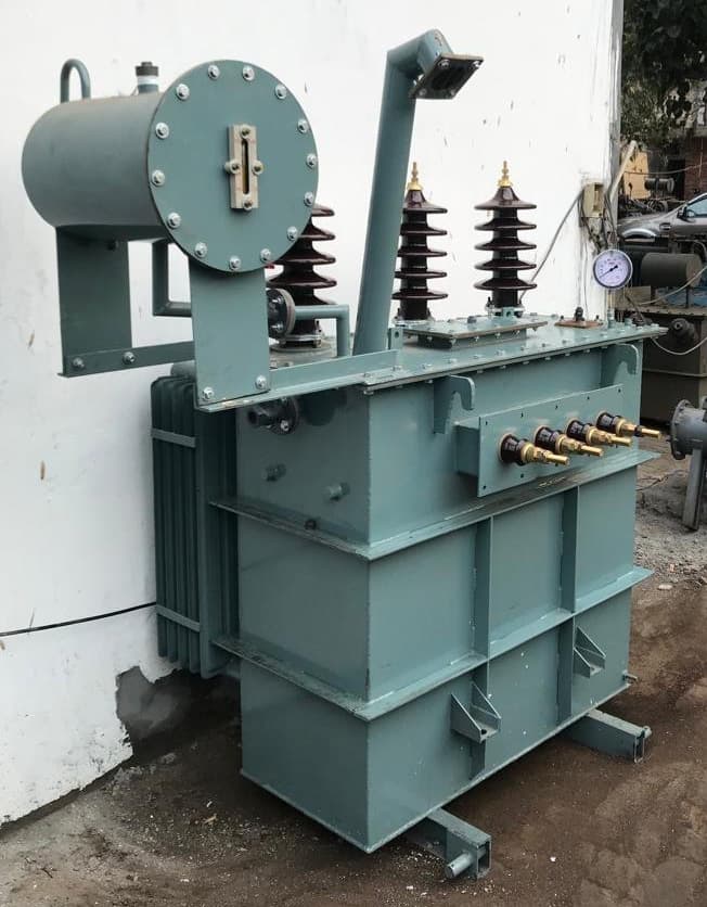 लो वोल्टेज की समस्या को दूर करने के लिए शहर में लगने लगा नया ट्रांसफार्मर