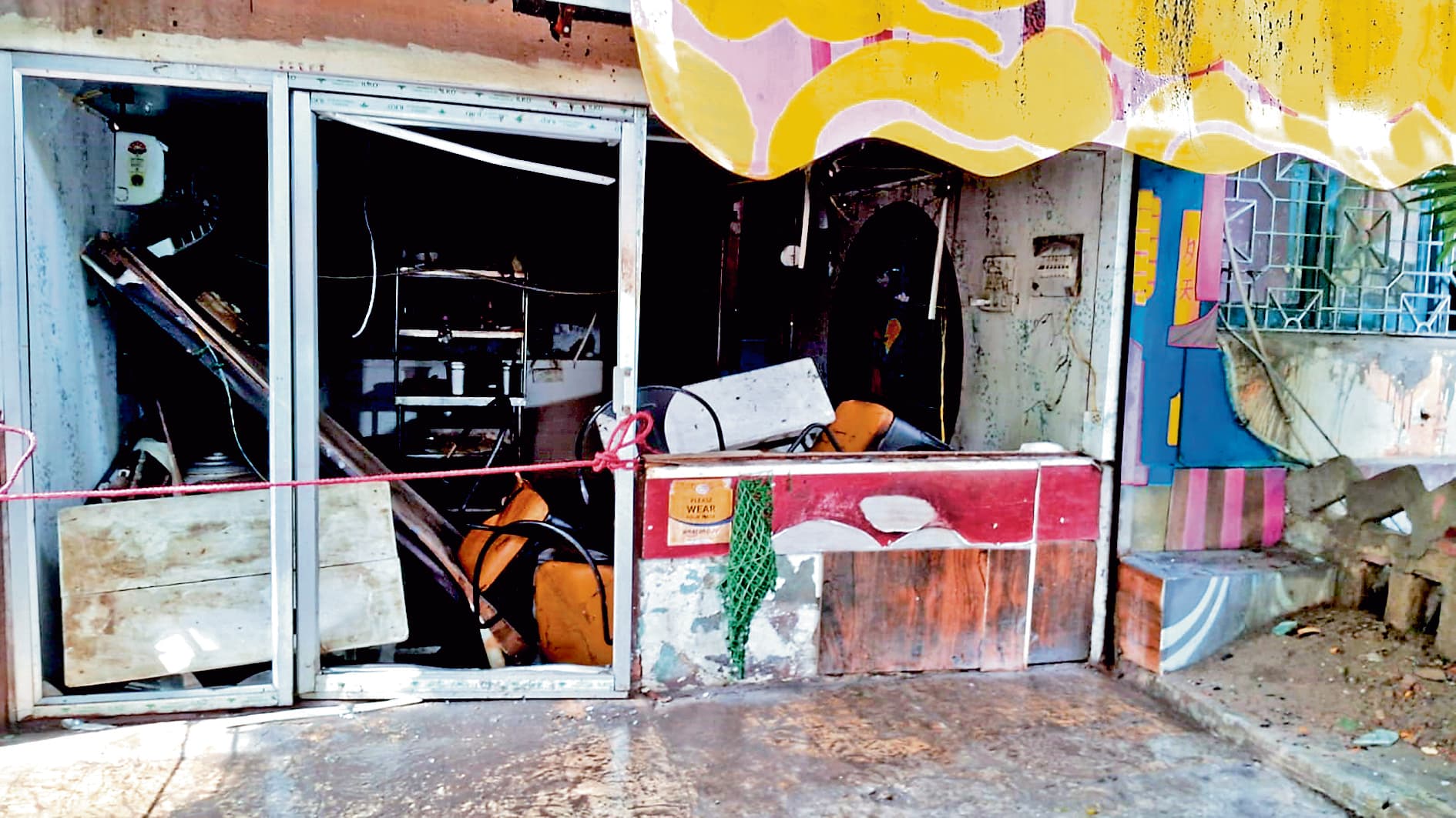 जोधपुर पार्क : सिलिंडर लीक होने से कैफे में जोरदार धमाका, लगी आग