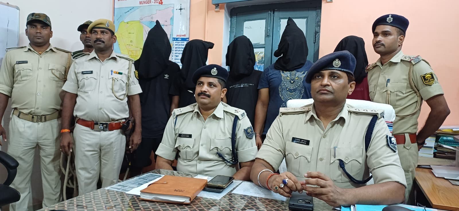 चोरी की पांच बाइक के साथ पांच चोर गिरफ्तार