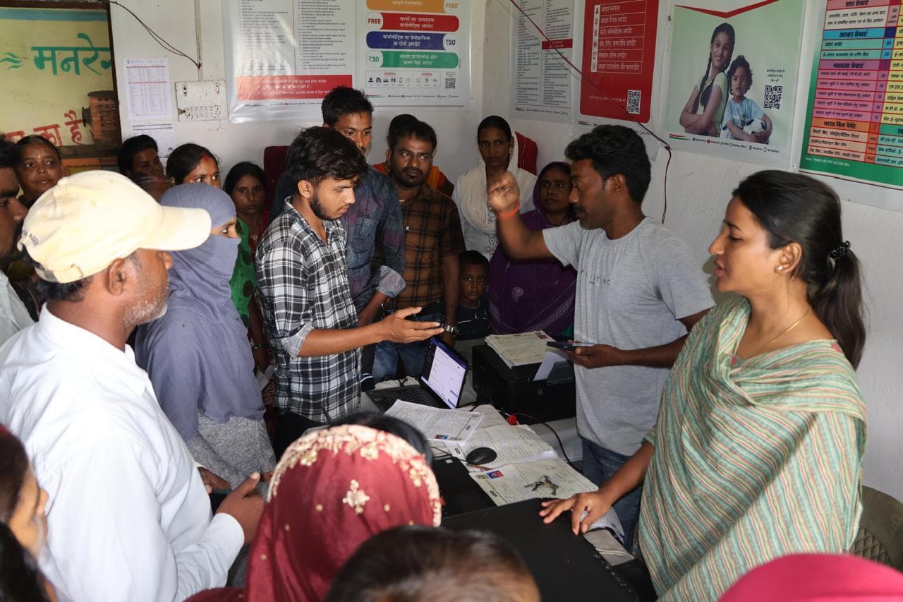 जनता दरबार में ऑन द स्पॉट कई मामले का निष्पादन