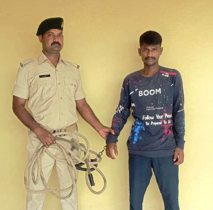 सामूहिक दुष्कर्म के फरार चल रहे आरोपी को पुलिस ने किया गिरफ्तार