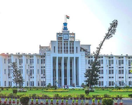 ओडिशा सरकार ने आइएएस कैडर में बड़ा फेरबदल किया, 20 जिलों के जिलाधिकारी बदले