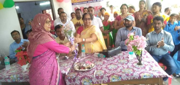 तिथि भोज पर बच्चों को मिली खीर-पूड़ी