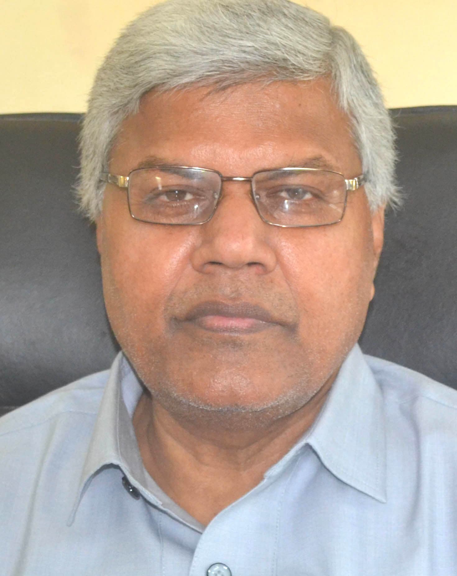 यूजी वन की कक्षा में नियमित आएं छात्र : डॉ कमाल