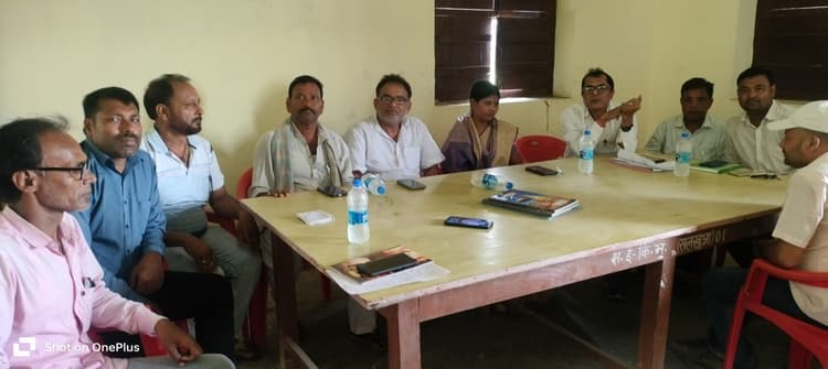 खरीफ फसल में किसानों को समय पर उपलब्ध हो खाद - प्रमुख