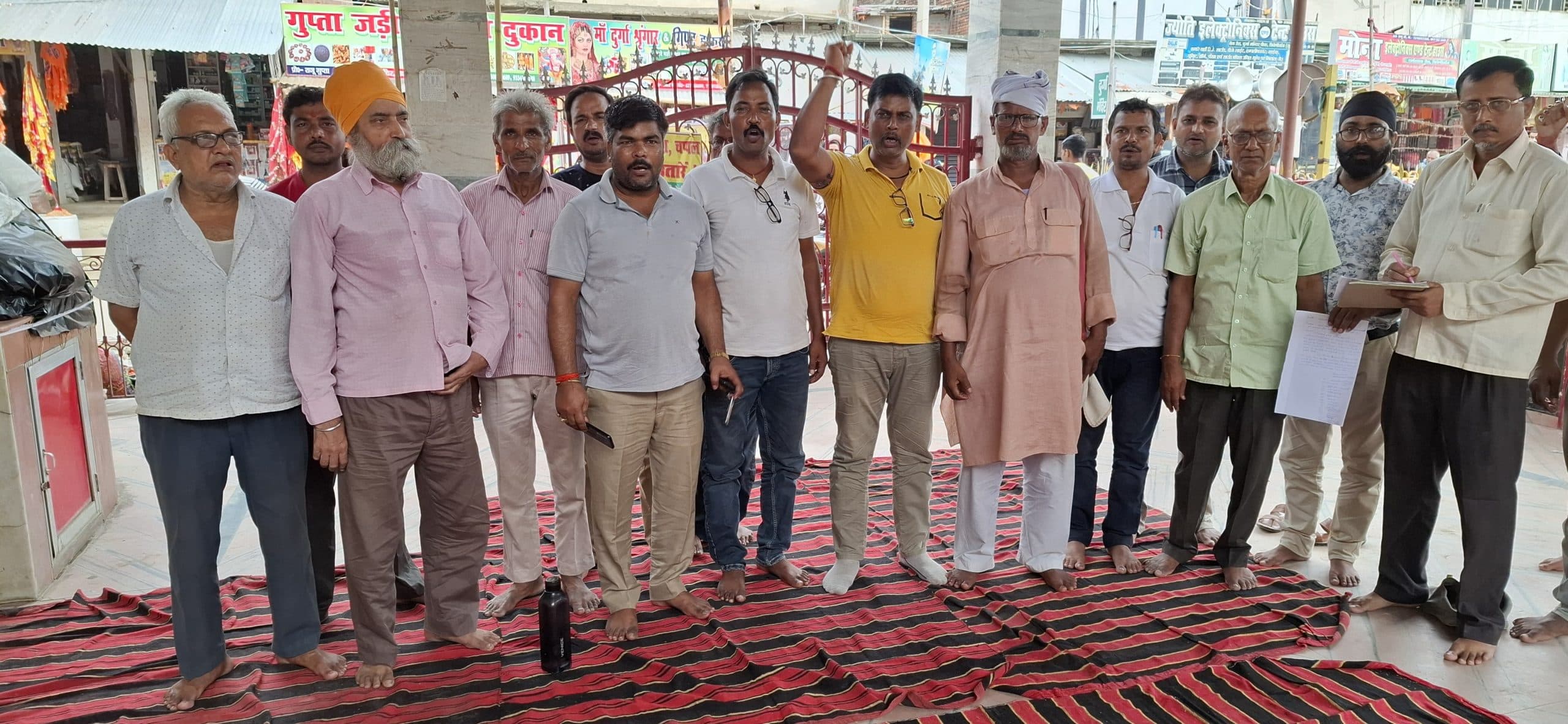 स्मार्ट प्रीपेड मीटर लगाने का व्यापारियों ने किया विरोध