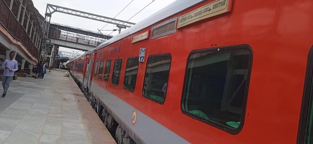 19 साल बाद सहरसा-अमृतसर गरीब रथ का बदल गया कोच