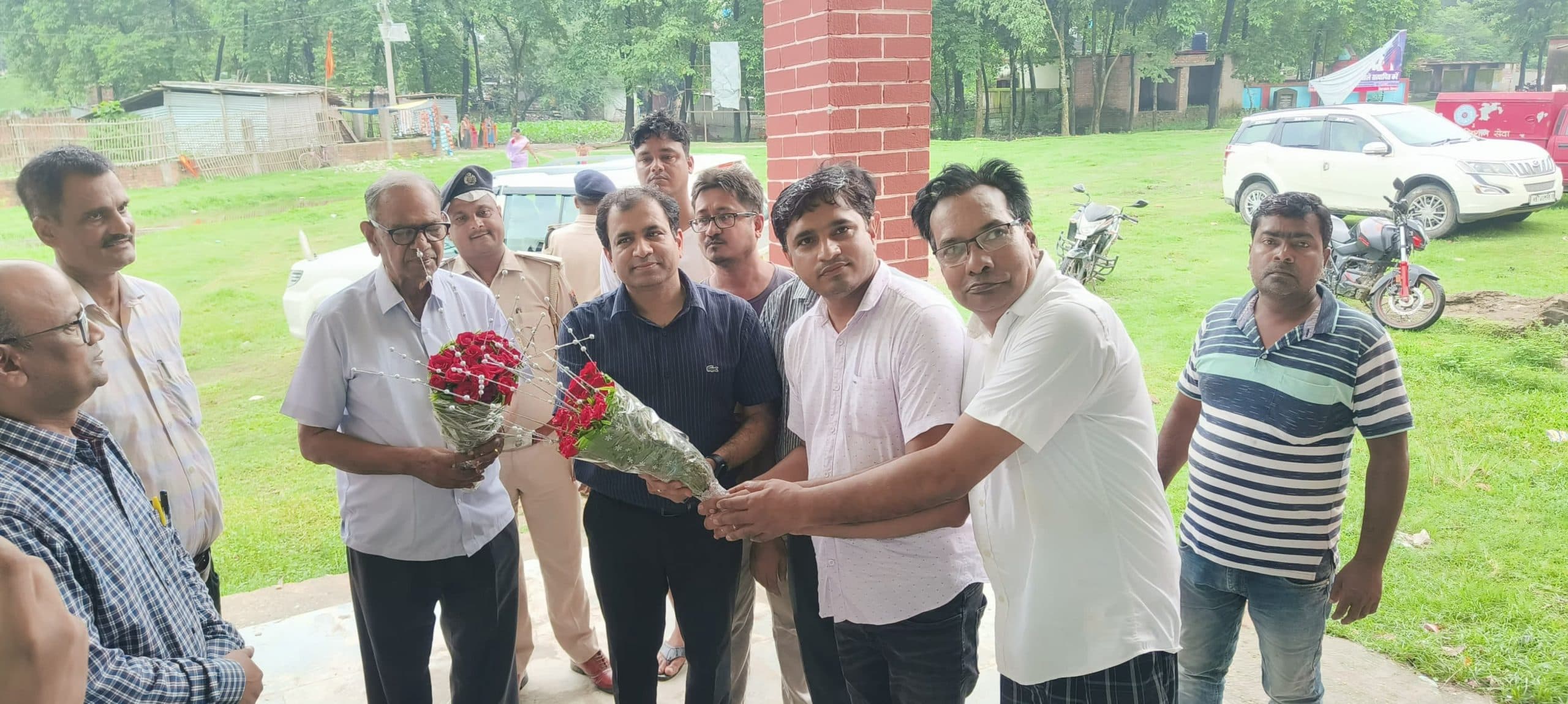 सचिव ने किया पीएचसी का निरीक्षण