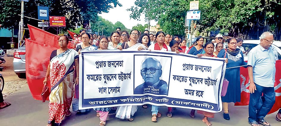 बुद्धदेव भट्टाचार्य की याद में निकले मौन जुलूस