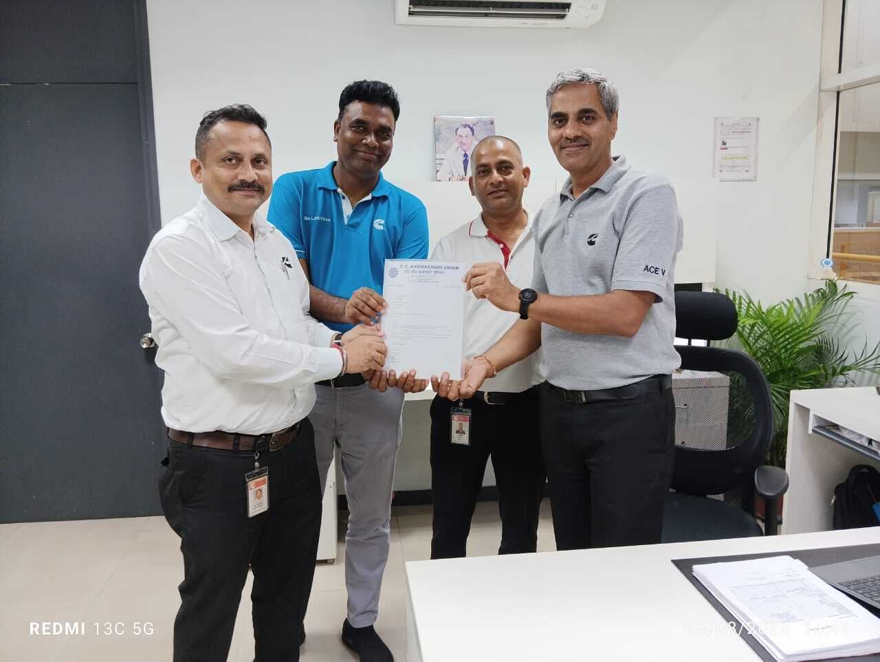 कंपनियों में बोनस की सुगबुगाहट शुरू, कमिंस में 20 प्रतिशत की डिमांड