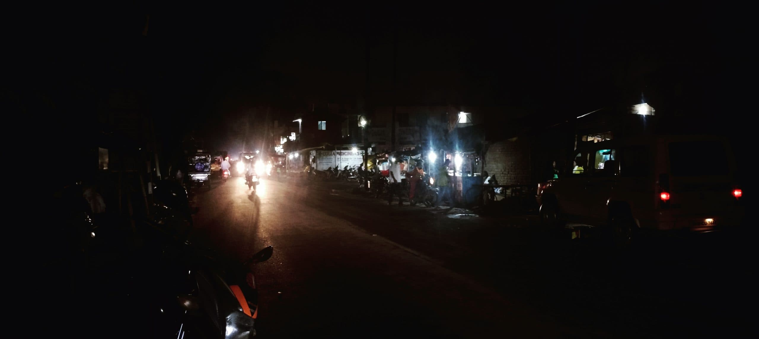 Ranchi news : दो माह से स्ट्रीट लाइटों की मरम्मत बंद, शाम होते ही छा जाता है अंधेरा