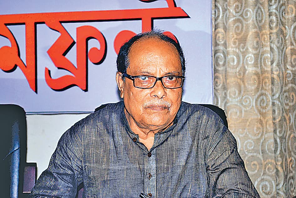 कभी बुद्धदेव बाबू के पास नहीं होते थे रिजर्वेशन टिकट खरीदने के पैसे