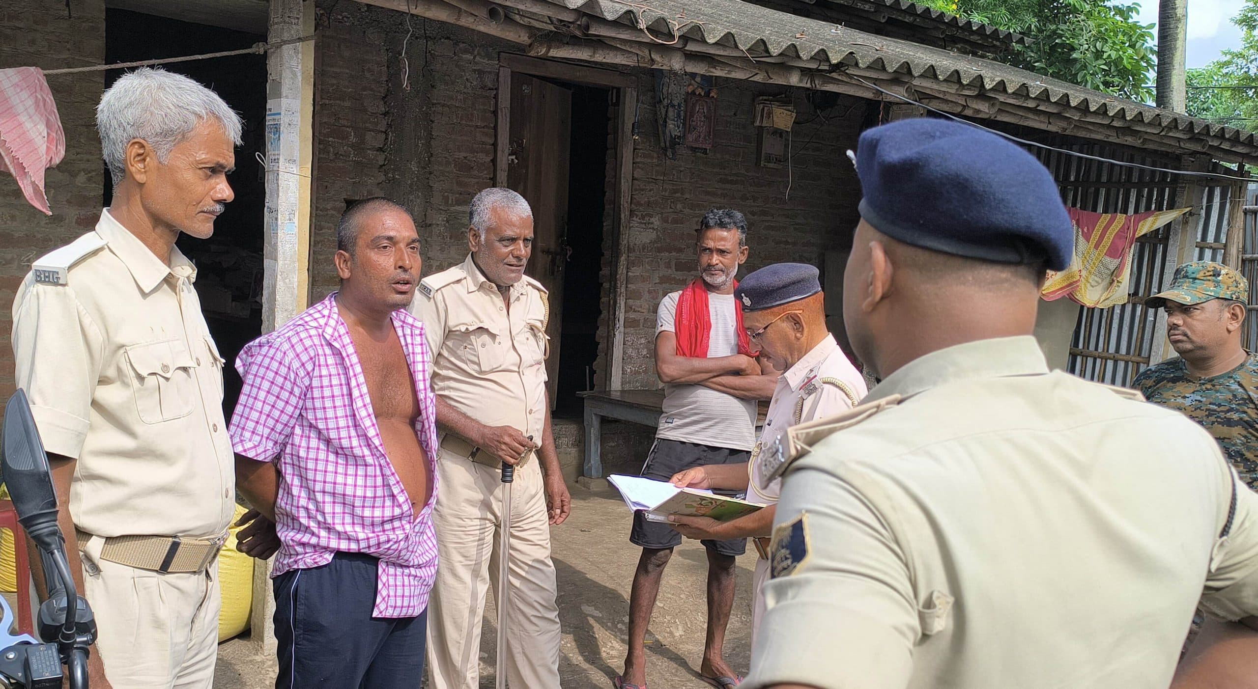 163 ग्राम गांजा के साथ तस्कर गिरफ्तार