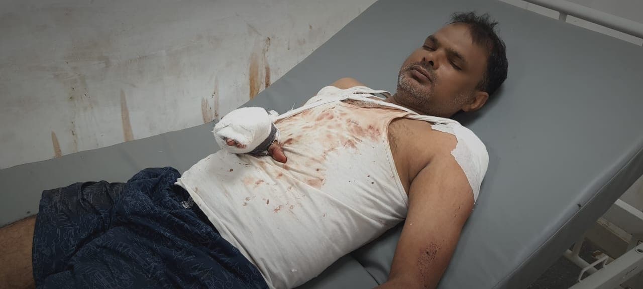 जमीन विवाद में छोटे भाई पर चलायी तलवार, जख्मी