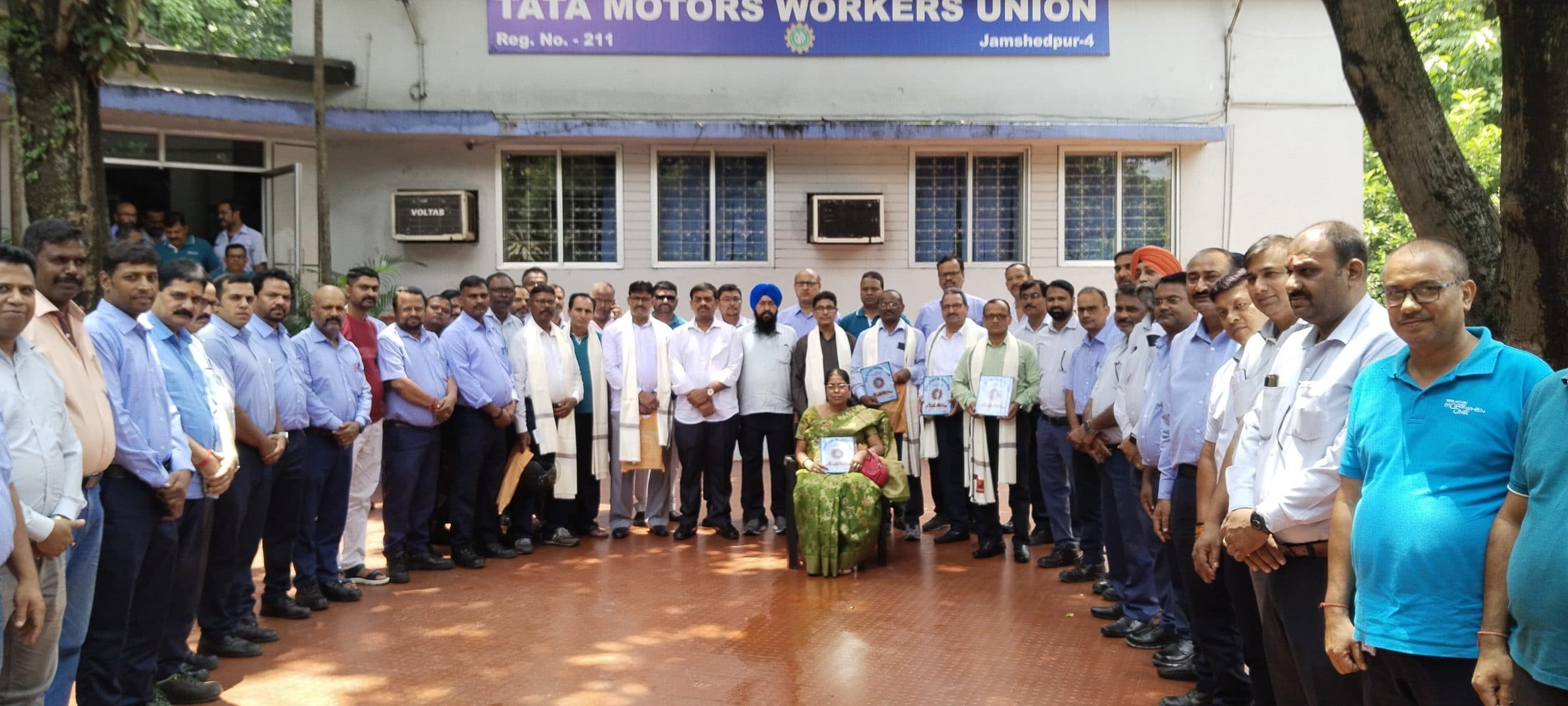 टाटा मोटर्स से सेवानिवृत्त कर्मचारी हुए सम्मानित