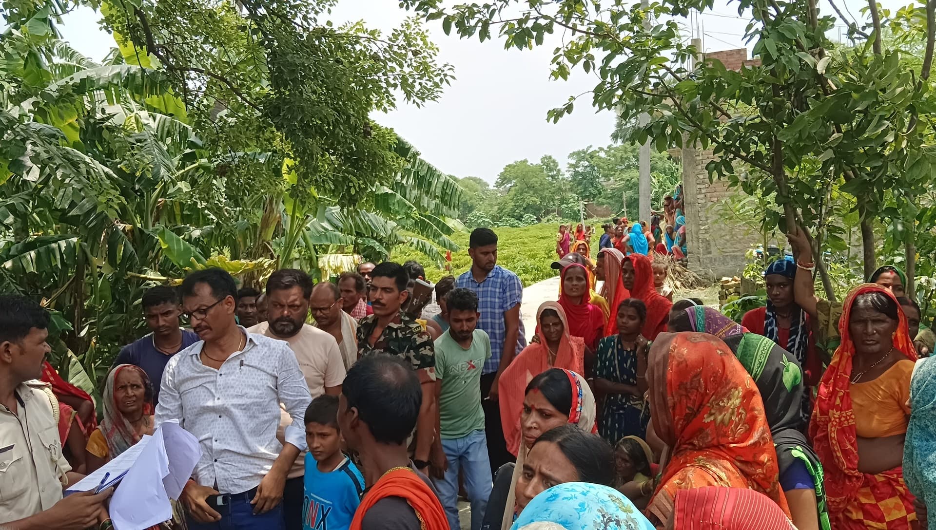 दामोदरपुर में पेड़ से लटका किशोर का शव बरामद, हत्या की आशंका