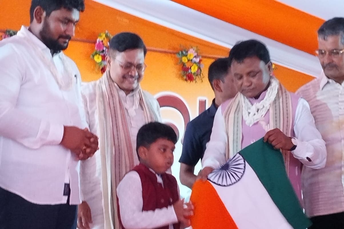 कुटुंब योजना में स्वतंत्रता सेनानियों के परिवारों को पेंशन देने पर विचार कर रही सरकार : मुख्यमंत्री