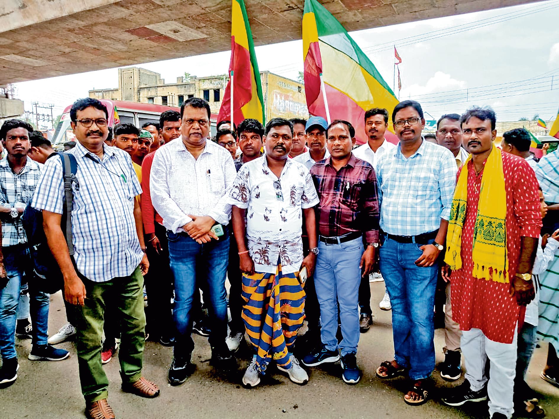 विश्व आदिवासी दिवस पर दिशम आदिवासी गांवता की रैली