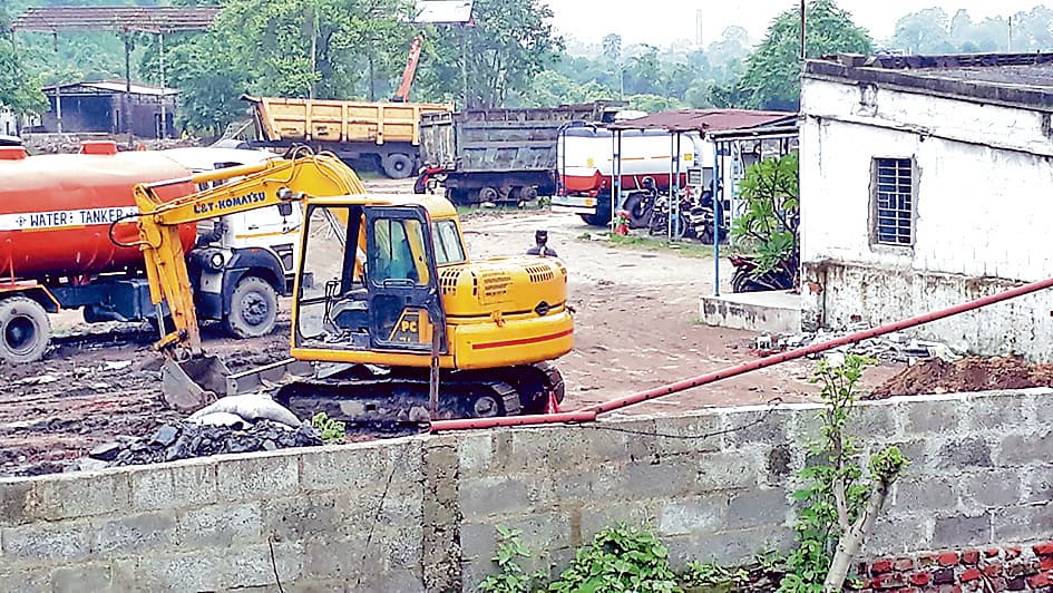 कुल्टी : दामागोड़िया कोलियरी के ठेका कंपनी में चोरों के साथ गार्ड की मुठभेड़, चली गोलियां