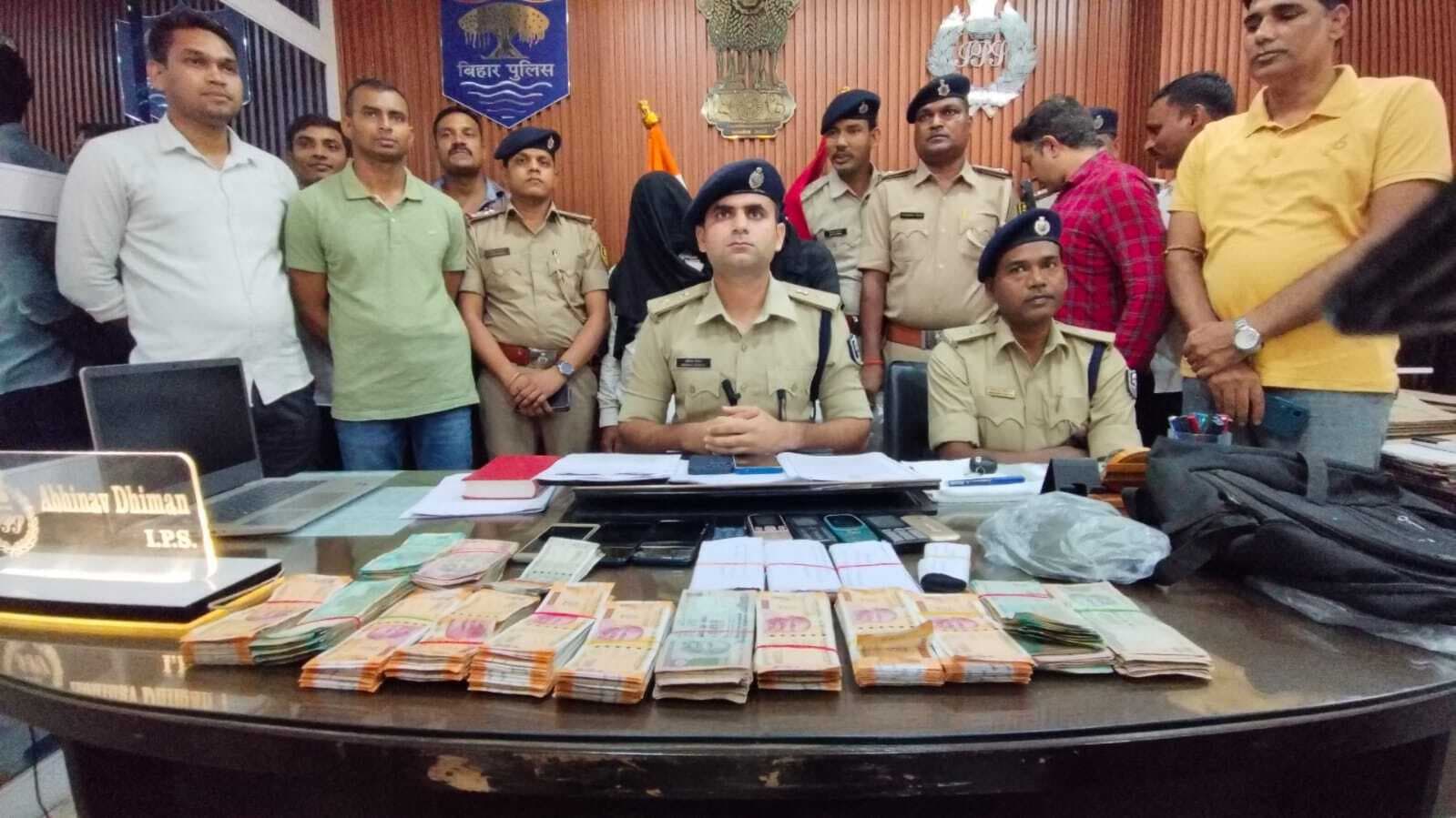 कर्ज चुकाने के लिए बकरिया गैंग ने लूटे थे पांच बैंक, दो गिरफ्तार