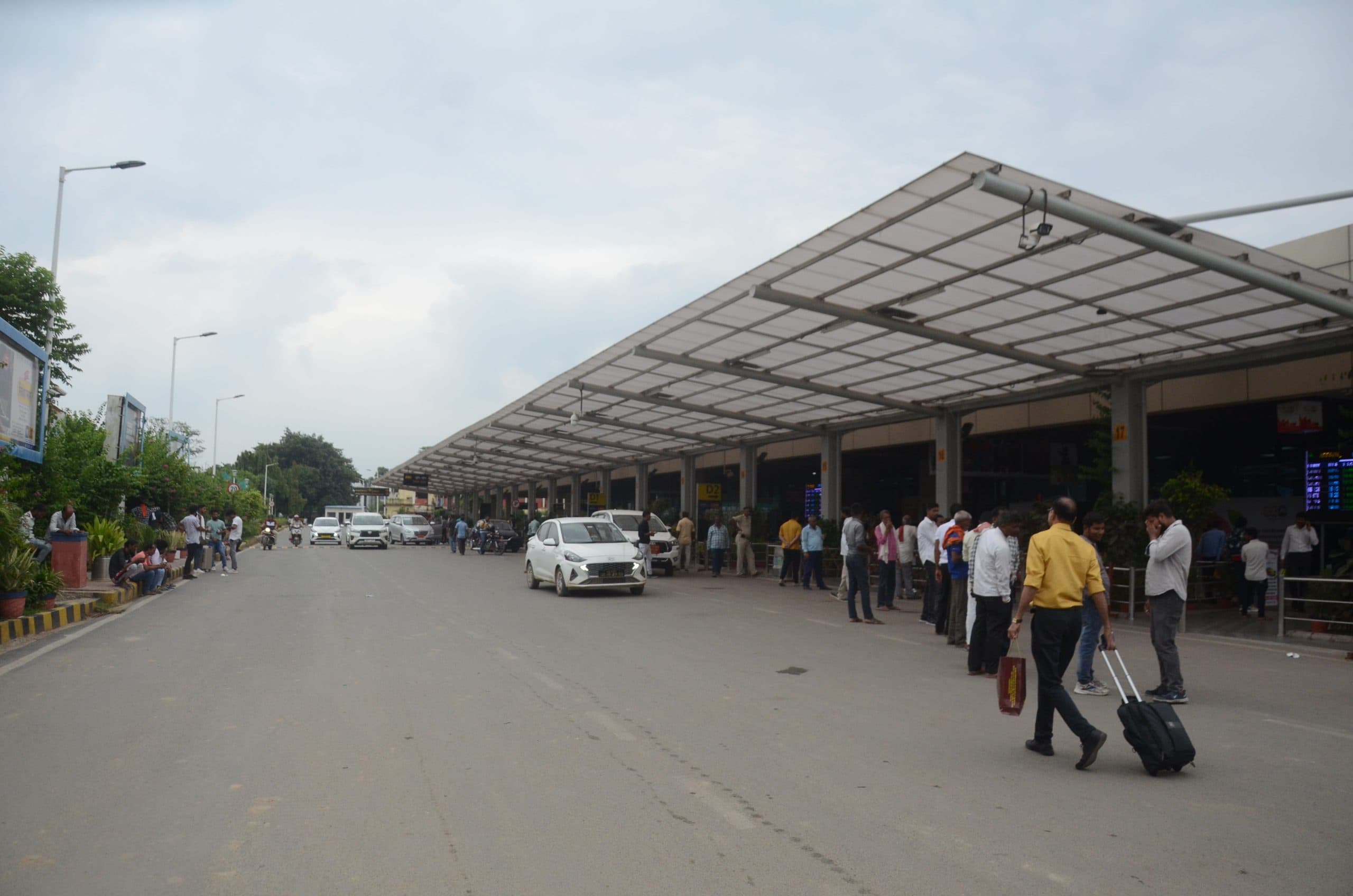 पटना एयरपोर्ट पर लगाये जायेंगे तीन कन्वियर बेल्ट