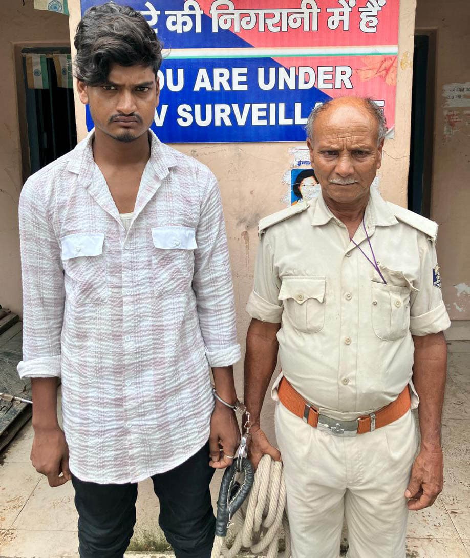 साइबर गिरोह का शातिर चढ़ा पुलिस के हत्थे