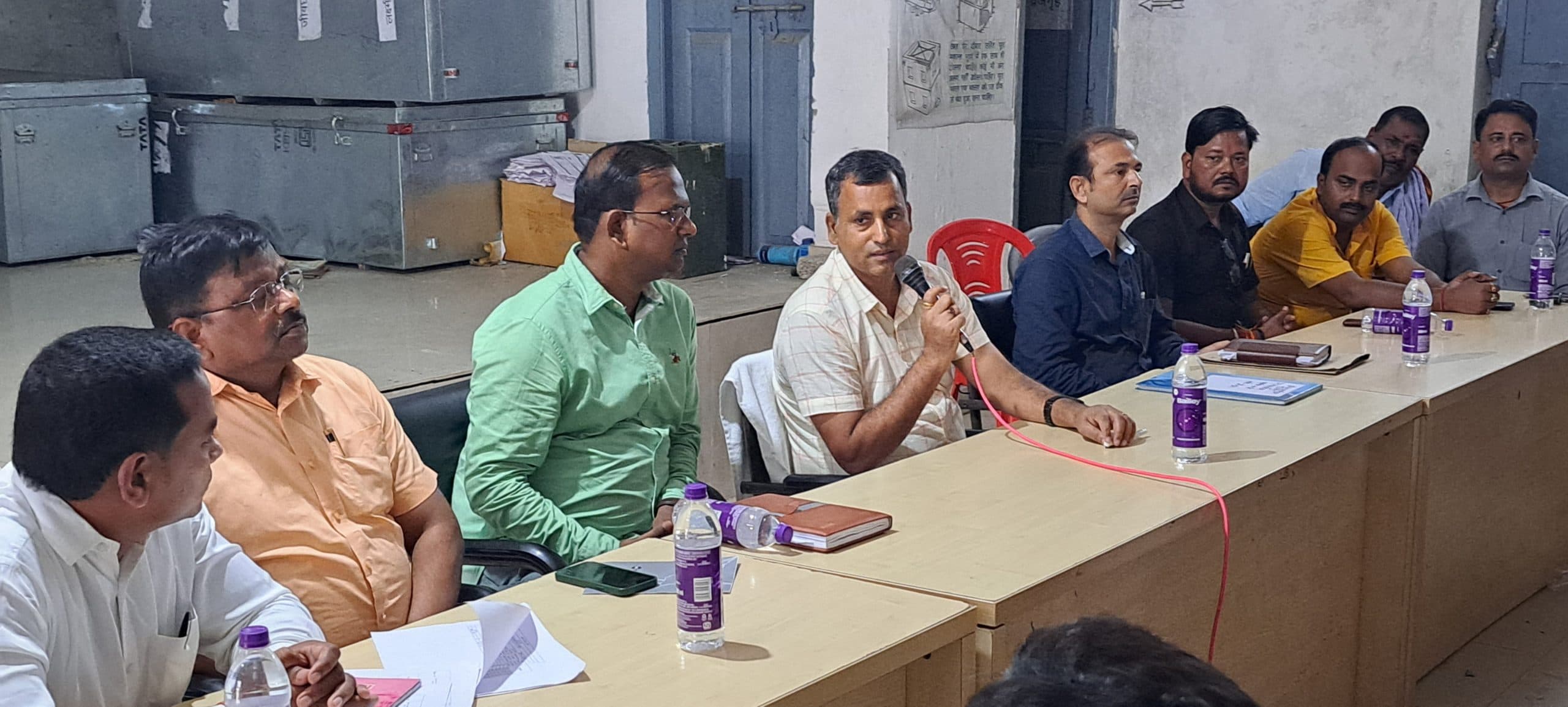 विशेष भूमि सर्वेक्षण कार्य को लेकर बैठक, प्रपत्र 01 से 22 तक की दी गयी जानकारी