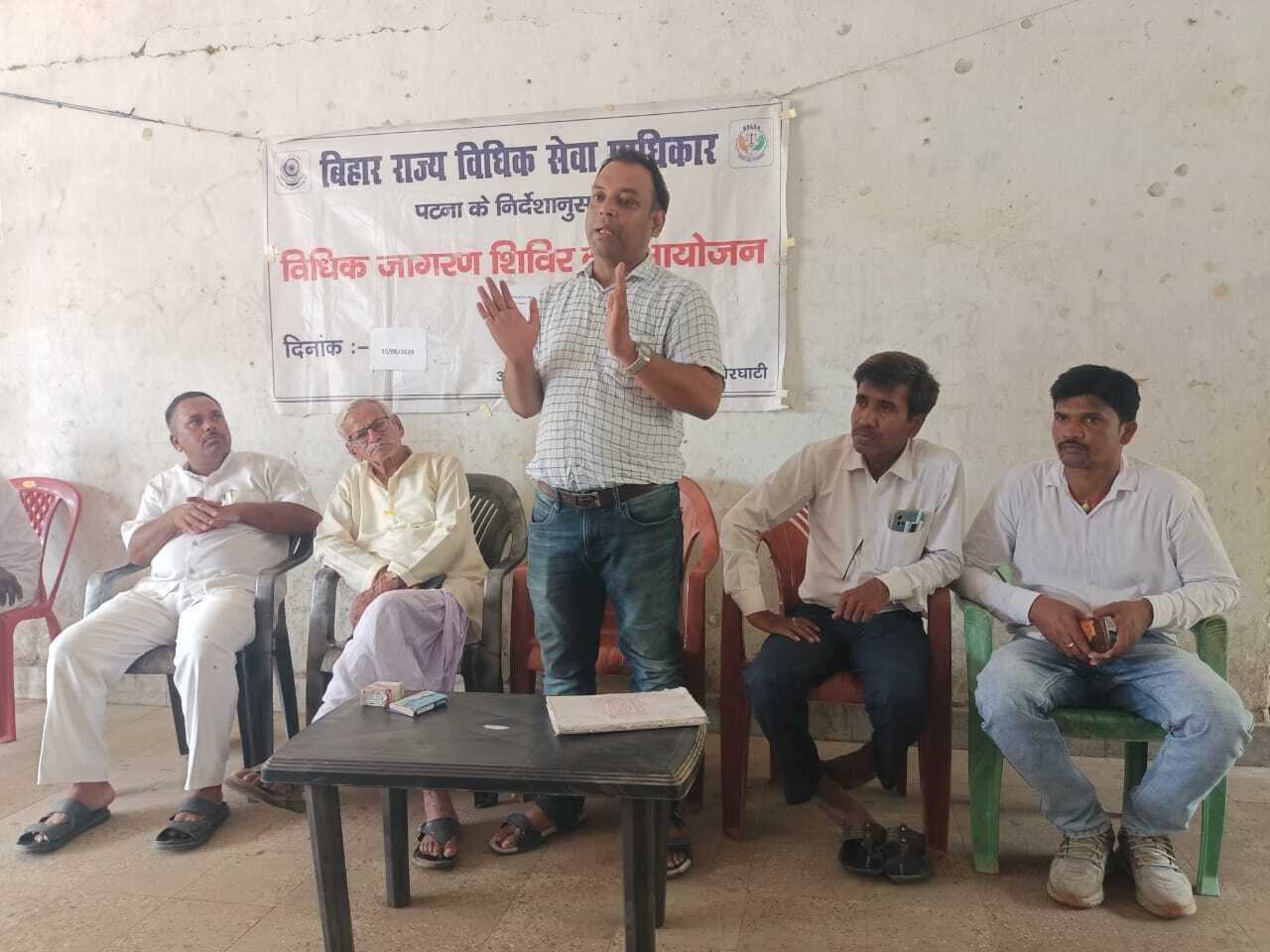 लोक अदालत में आपसी सहमति से हल होते हैं मामले