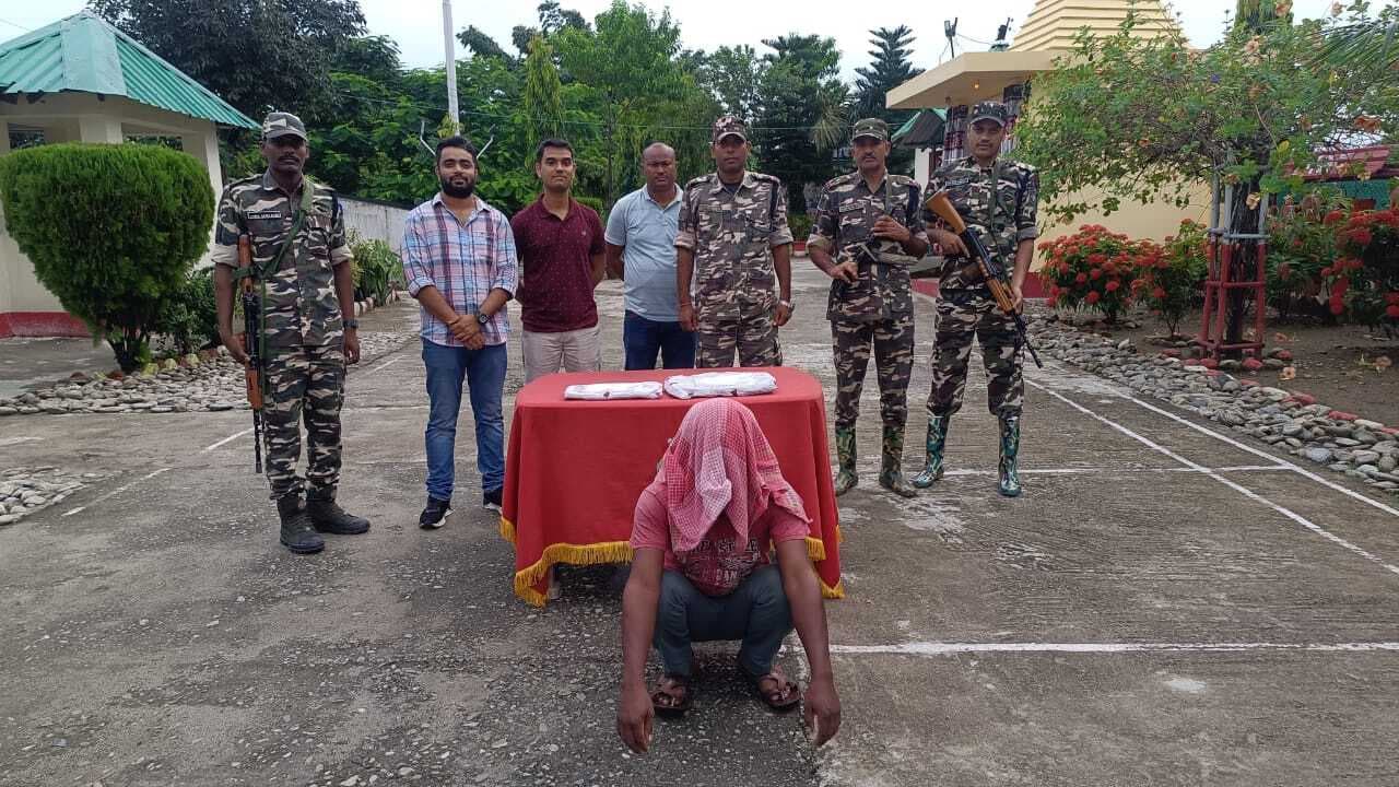 ब्राउन शुगर के साथ एक तस्कर को एसएसबी ने किया गिरफ्तार