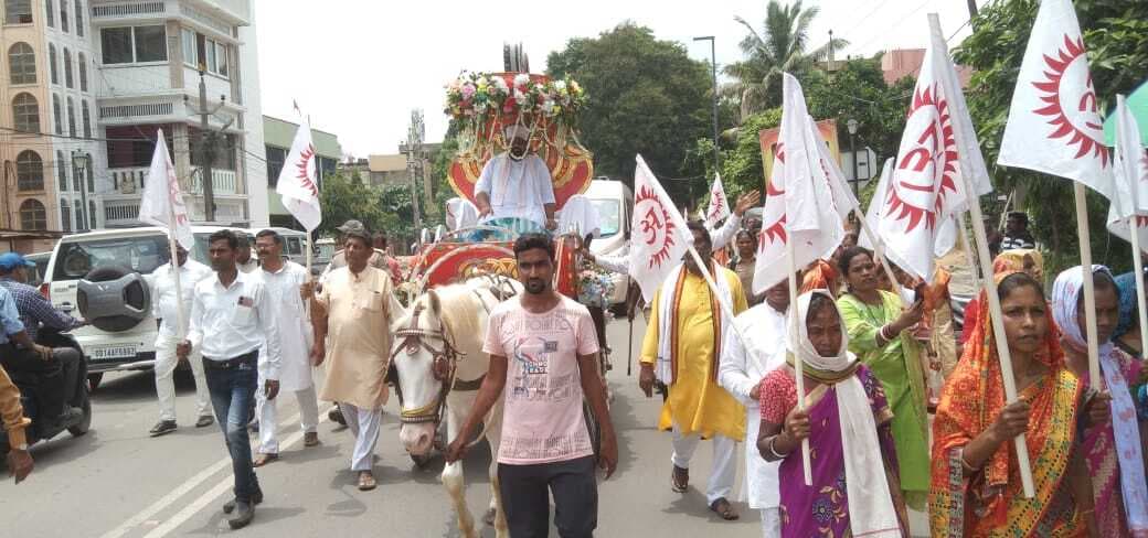 मन की अशांति दूर किये बिना वैश्विक शांति की कल्पना असंभव
