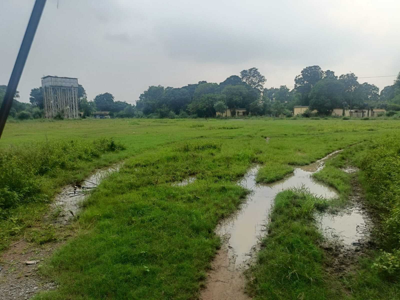 बंडामुंडा. बीएसए का मैदान बदहाल, खेलने नहीं आते हैं बच्चे