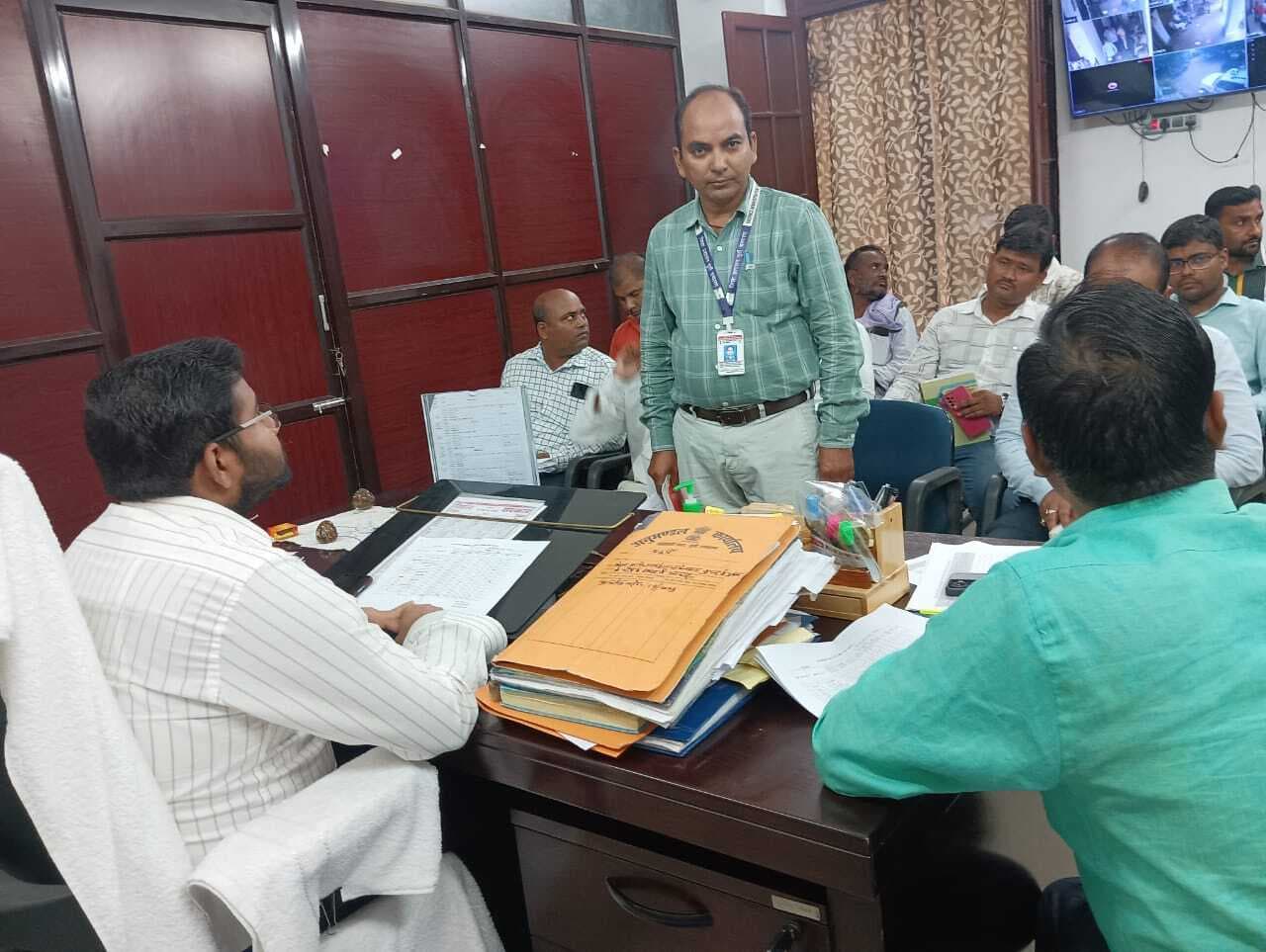 मिलर सहित बीसीओ पर होगी कार्रवाई :एसडीओ