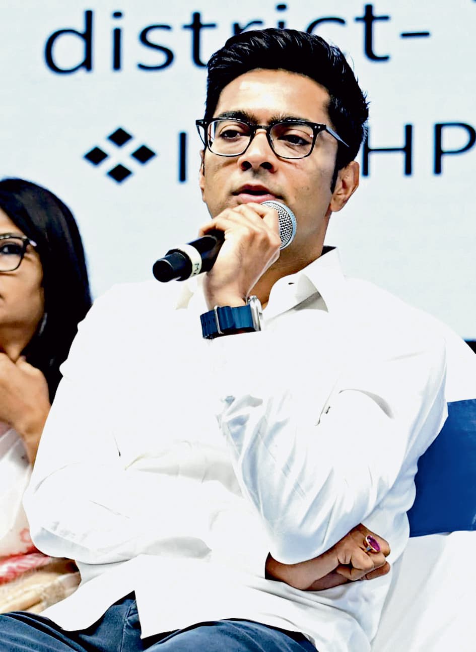 अभिषेक ने की ‘एंटी करप्शन वाट्सएप चैनल’ की शुरुआत